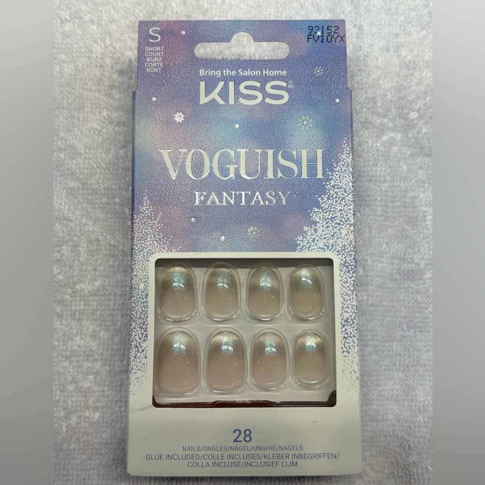 New KISS Voguish Fantasy Press-On Nails - Iridescent white